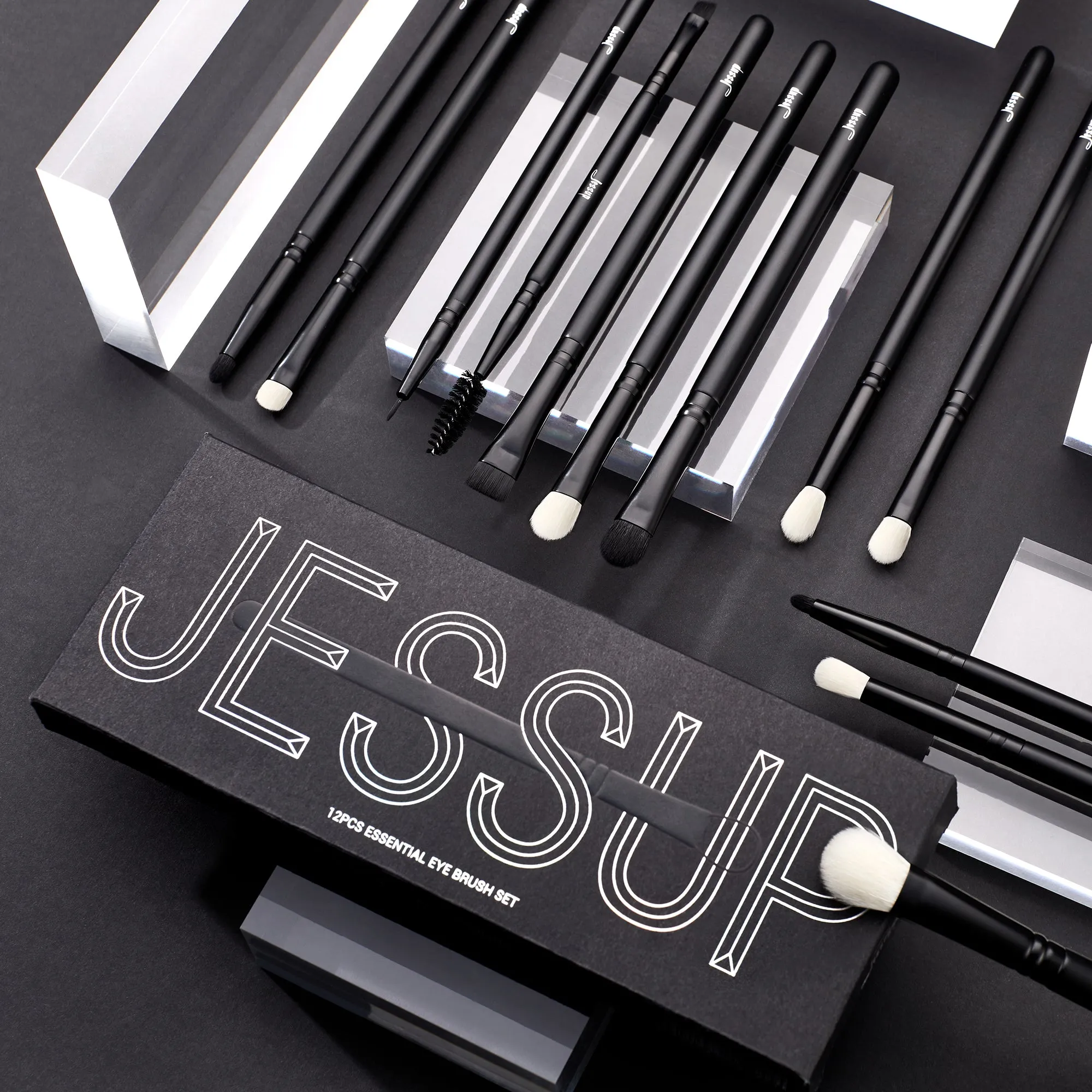 Essential Eye Brush Gift Set Natural and Synthetic 12 Pcs T322