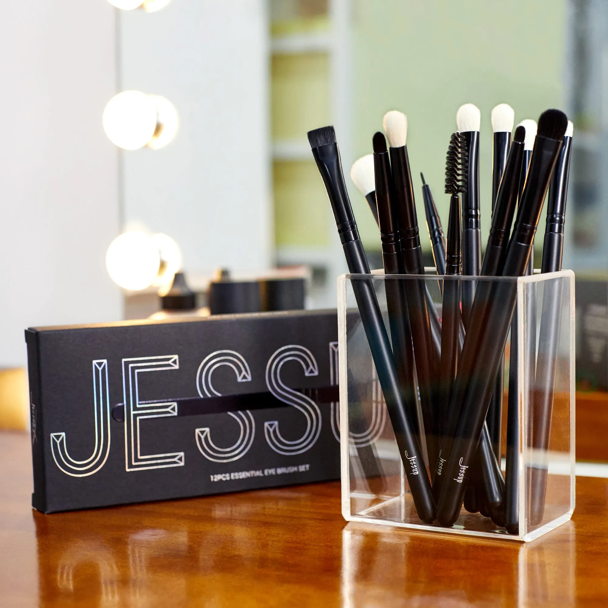 Essential Eye Brush Gift Set Natural and Synthetic 12 Pcs T322