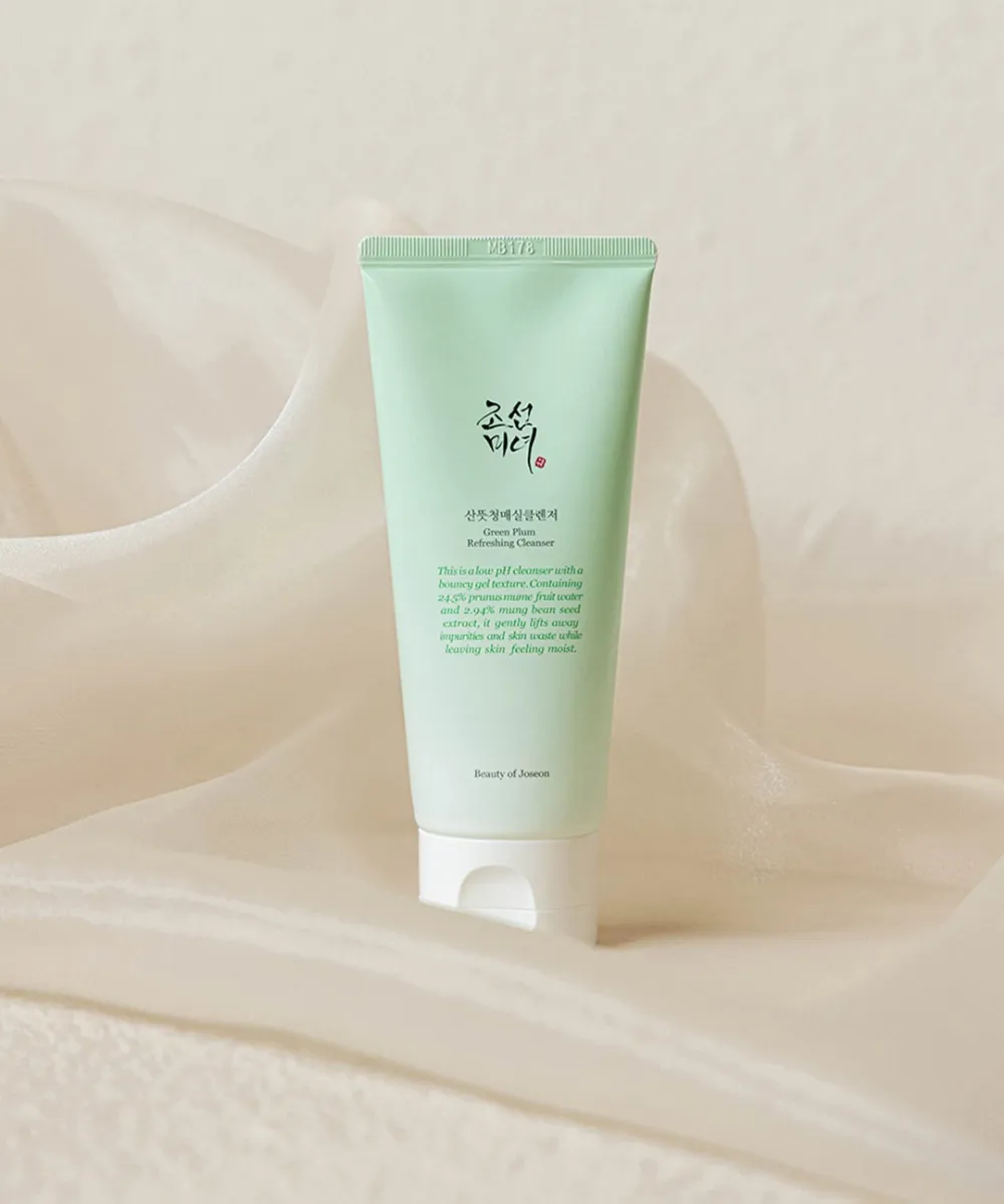 Green Plum Refreshing Cleanser