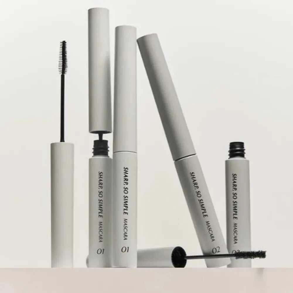Sharp So Simple Mascara 4g (Available in 2 colours)